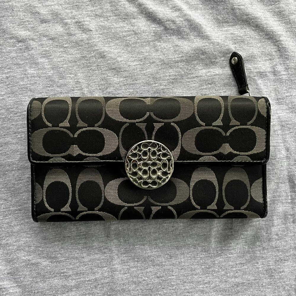 Coach Wallet Black Logo - Discontinued Item - Like New Condition